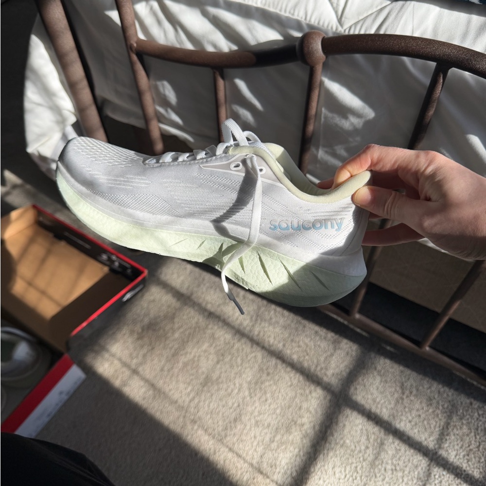 Saucony Women's Ride 18 Athletic Shoes